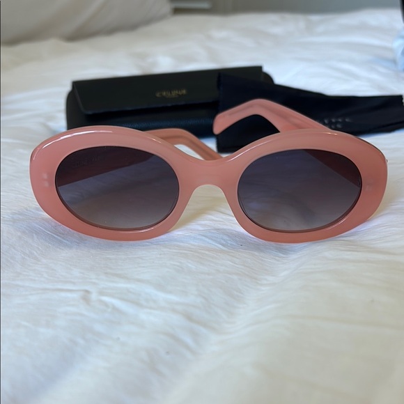 Pink Transparent Round Sunglasses - Picture 3 of 4